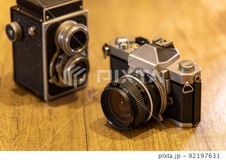 レトロ】フィルムカメラ【ヴィンテージ】の写真素材 [92197631] - PIXTA