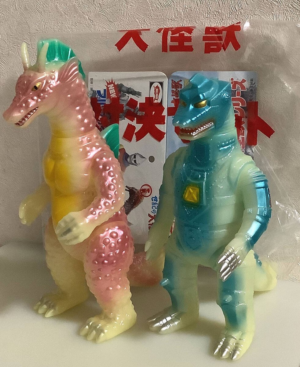 M1号 大怪獣対決セット メカゴジラⅡVSチタノザウルス 蓄光(塗装版