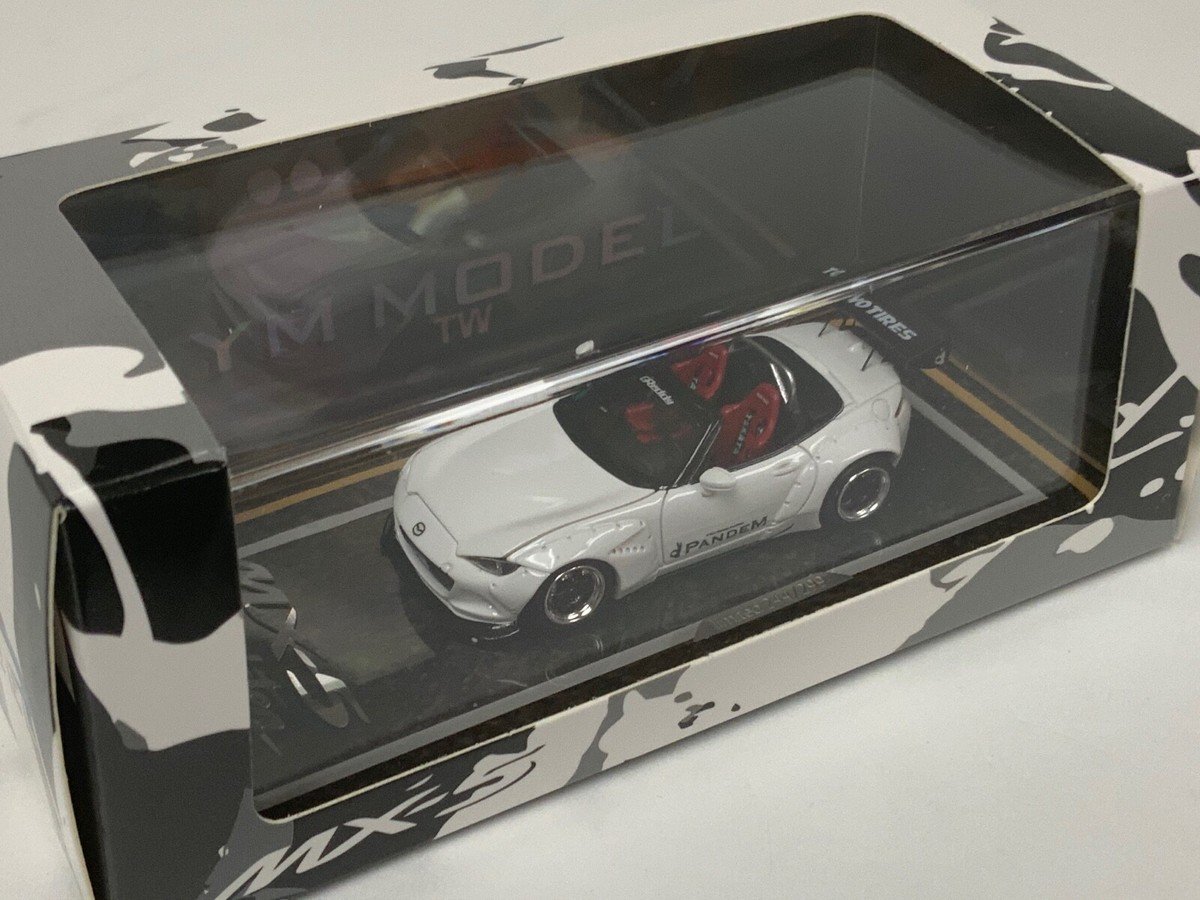 1/64 YM Model Mazda MX-5 Roadster White Opening Hood Engine Detail