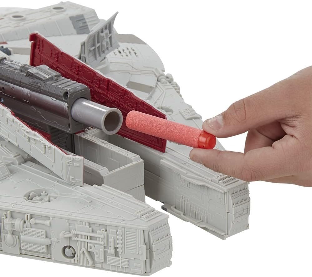 ハズブロ スターウォーズ ミレニアムファルコン 新品・未開封