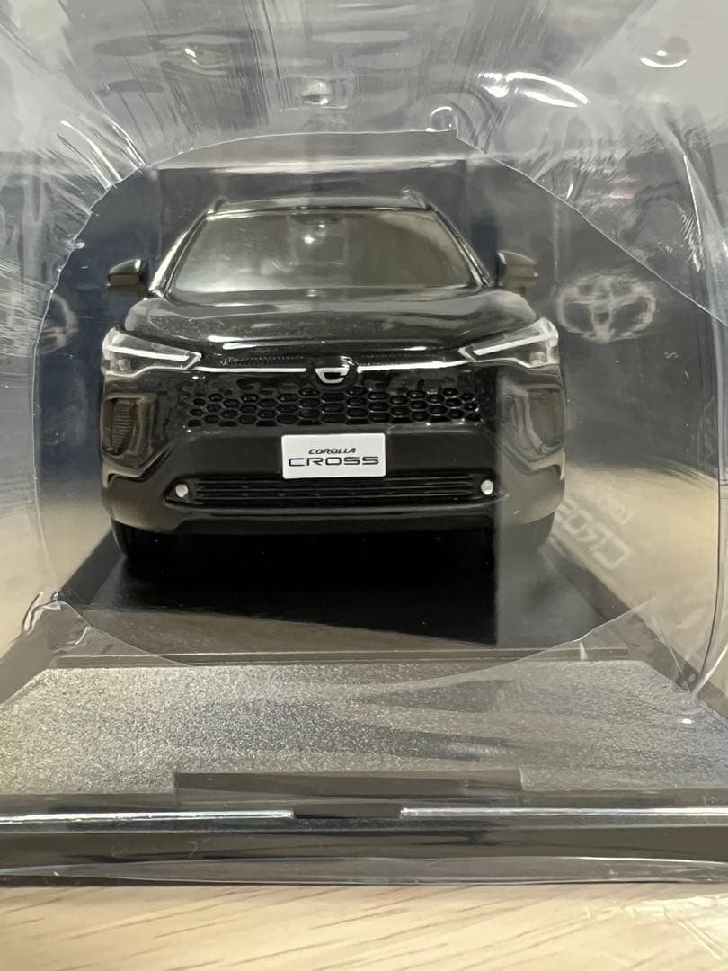 【新品・未開封】新型カローラクロス　ミニカー　カラーサンプル　ブラックマイカ