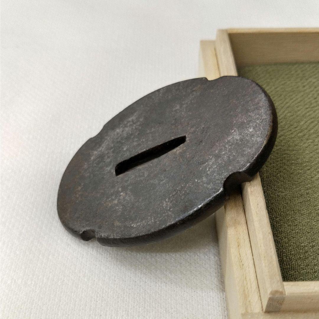 珍品　鍔　短刀鍔　鐔　短刀鐔　日本刀　居合　刀装具　アンティーク