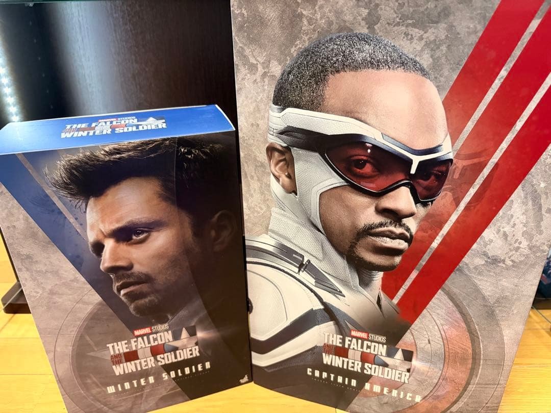 ホットトイズ　ファルコン &ウィンターソルジャー　2体セット ホットトイズファルコン&ウィンターソルジャー2体セット