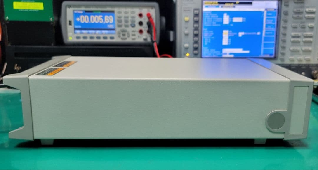 精密直流 電圧/電流発生器 ADVANTEST R6240A 0V-15V 4A